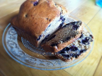 banana bread aux myrtilles