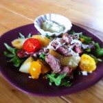salade tiède de boeuf, sauce avocat-basilic
