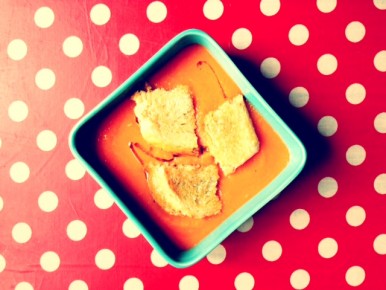 Soupe de tomates rôties, grilled cheese Soupe de tomates rôties, grilled cheese