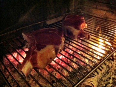 Côtes de boeuf dans la cheminée