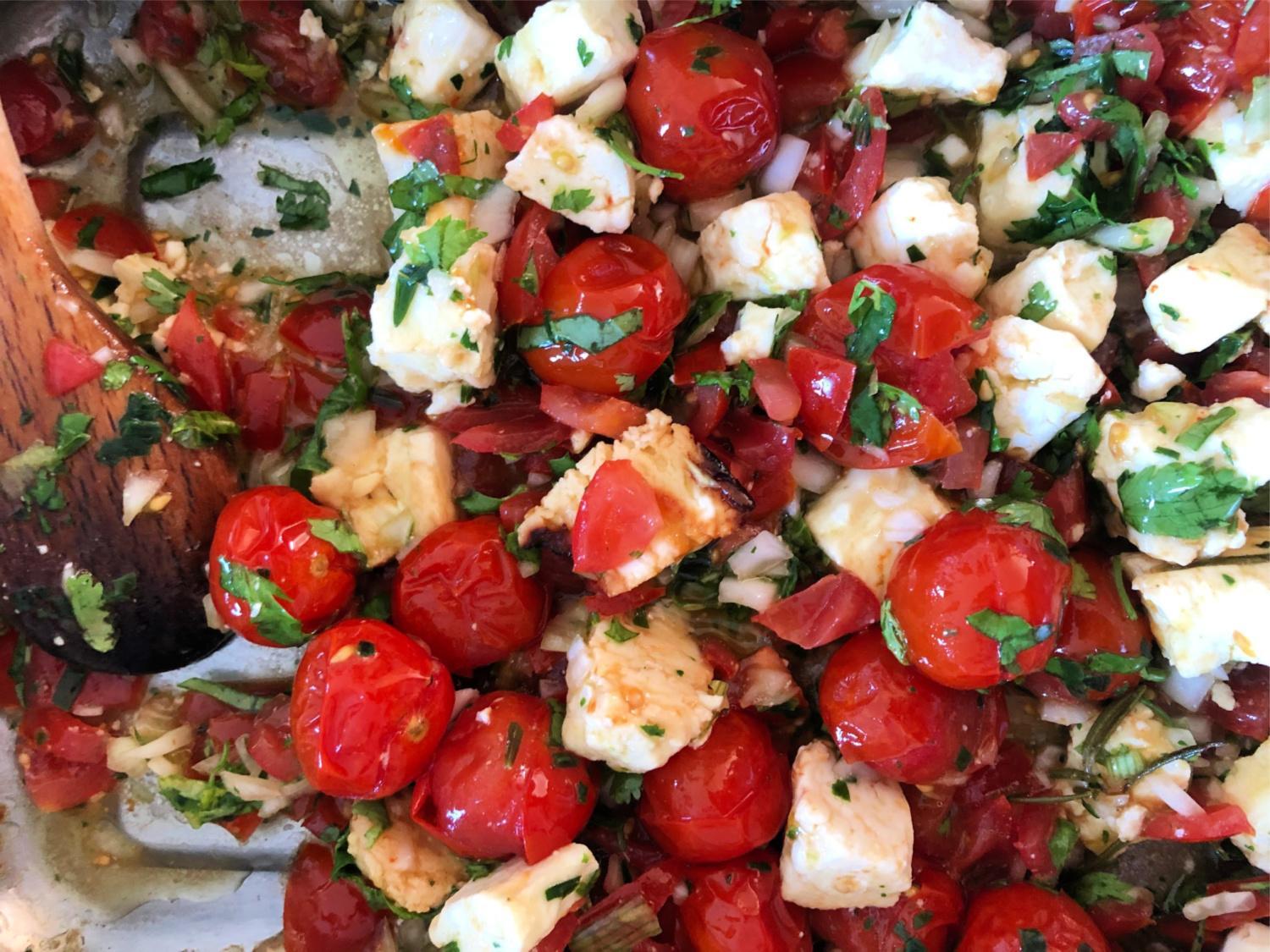 Des tomates rôties avec de la feta pour l'apéro Dans Ma Cuizine