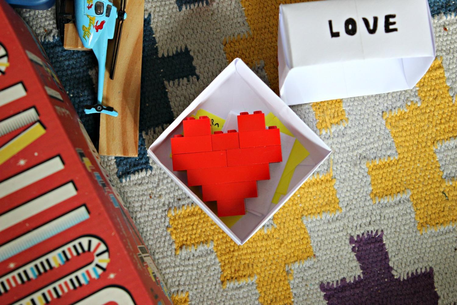 coeur rouge en lego